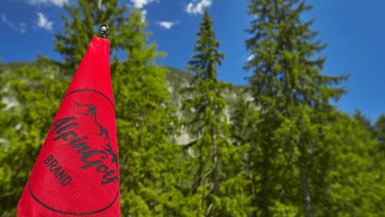 Der Golfplatz Brand lädt auf 1.000 m im Rätikon zum alpinen Golferlebnis ein.
