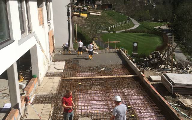 Der erste Beton ist da - Hotel Sarotla